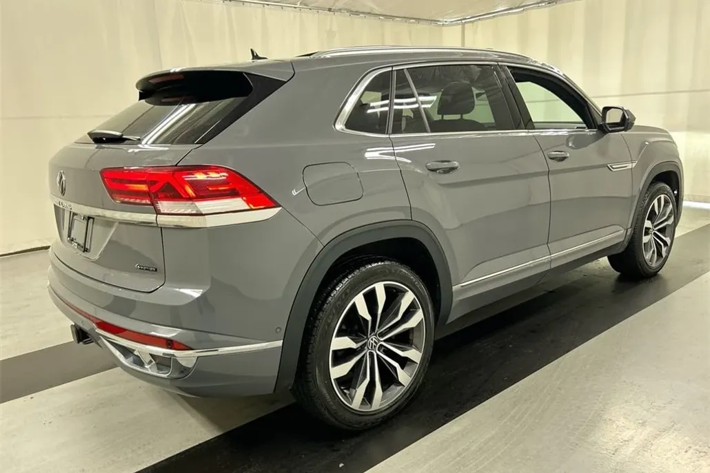 2023 Volkswagen Atlas Cross Sport V6 SEL Premium R-Line photo 1