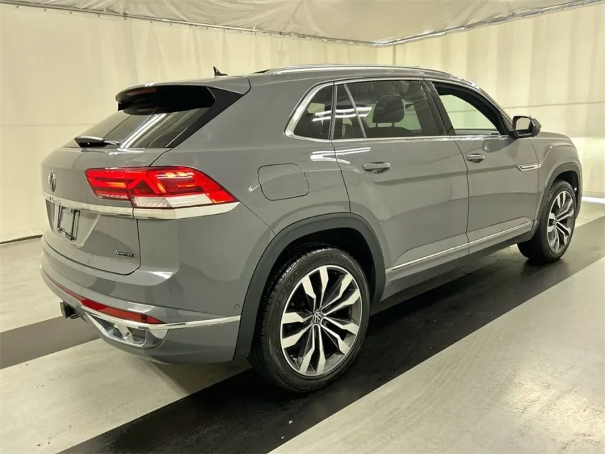 2023 Volkswagen Atlas Cross Sport V6 SEL Premium R-Line photo 1