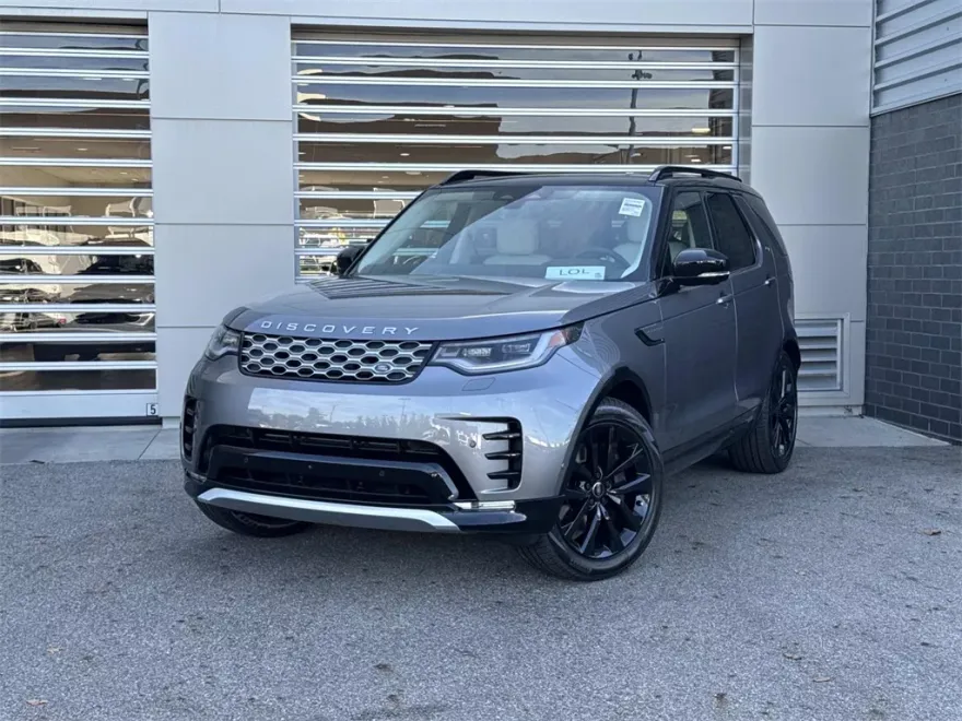 2026 Land Rover Discovery photo 1