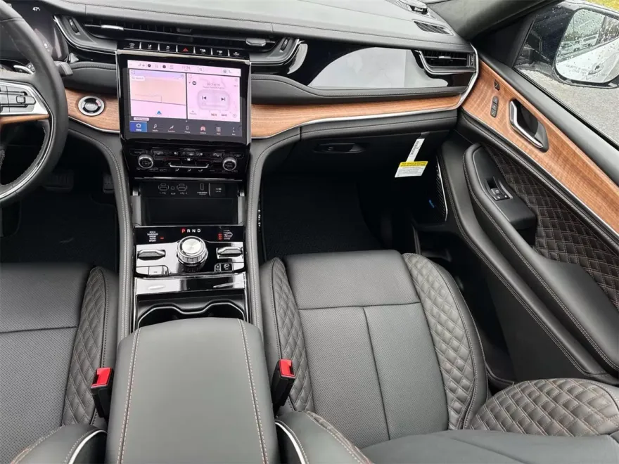 2025 Jeep Grand Cherokee L Summit photo 16