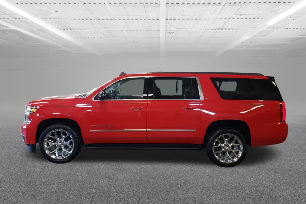 2020 Chevrolet Suburban LT photo 1