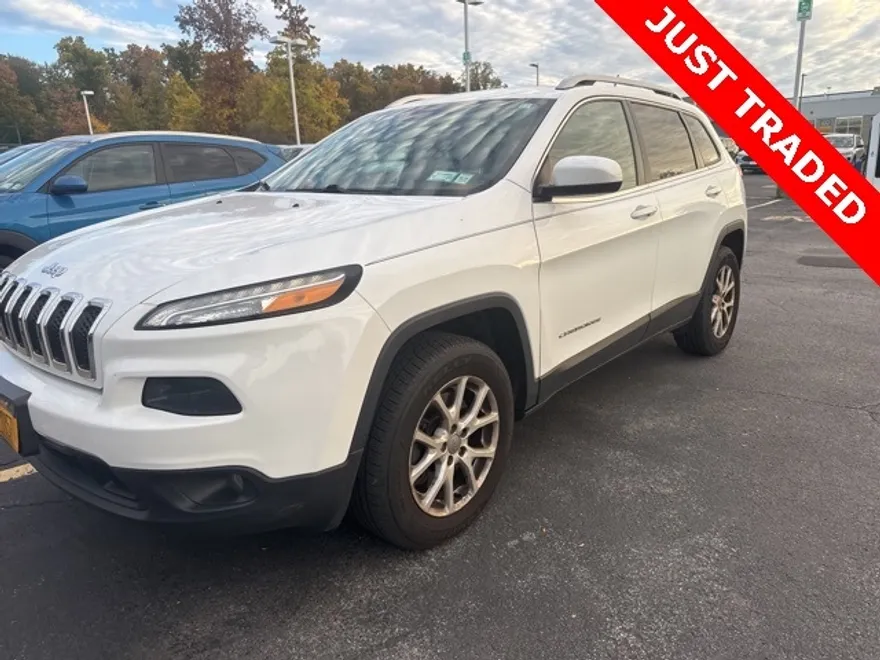 2016 Jeep Cherokee Latitude photo 1
