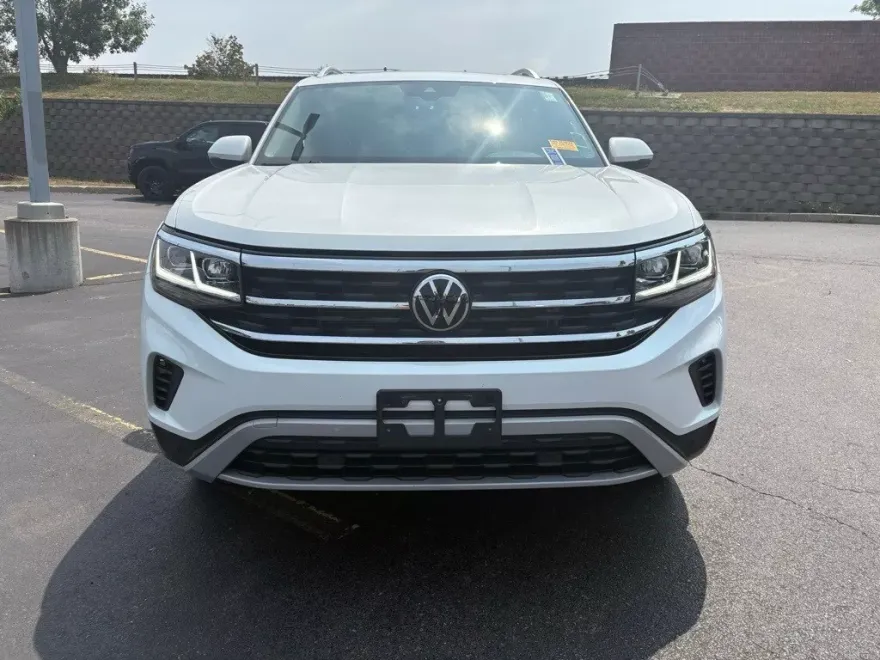 2023 Volkswagen Atlas SEL photo 1
