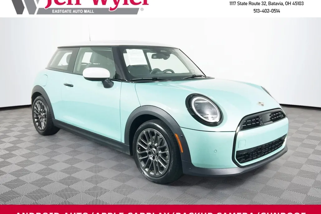 2025 Mini Cooper 2 Door Hardtop Signature photo 1