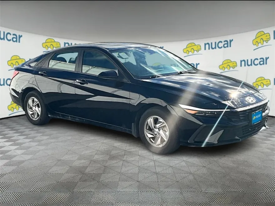 2024 Hyundai Elantra SE photo 1