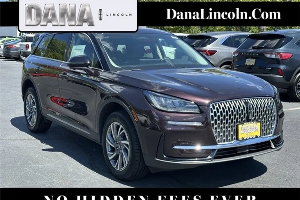 2023 Lincoln Corsair Standard photo 1