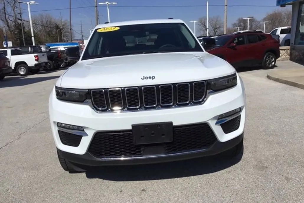 2023 Jeep Grand Cherokee Limited photo 1