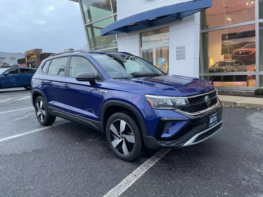2024 Volkswagen Taos S photo 1