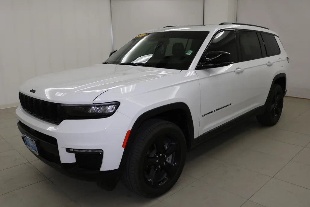 2025 Jeep Grand Cherokee Limited photo 1