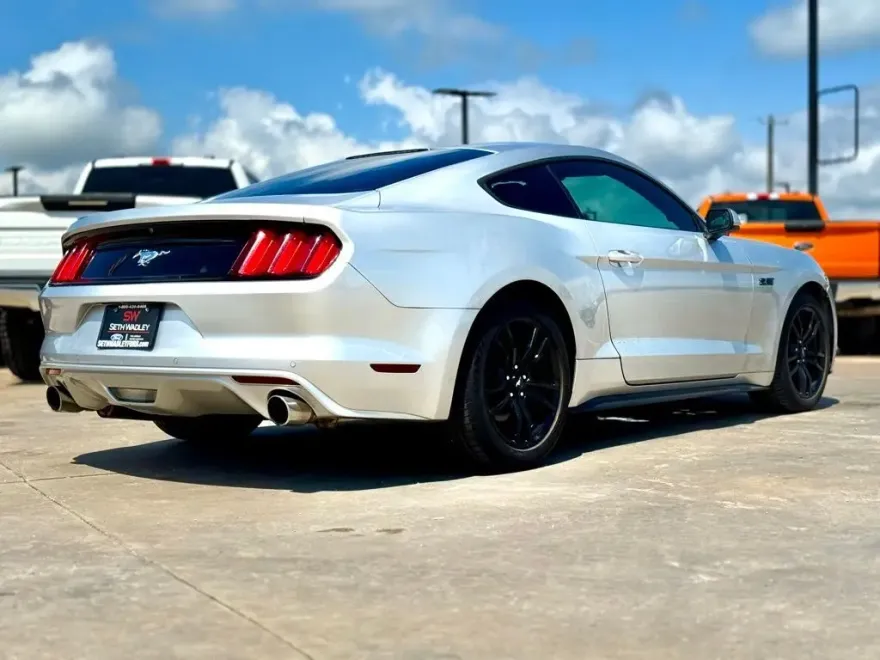 2016 Ford Mustang EcoBoost photo 1