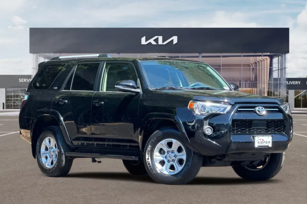 2024 Toyota 4Runner SR5 Premium photo 1