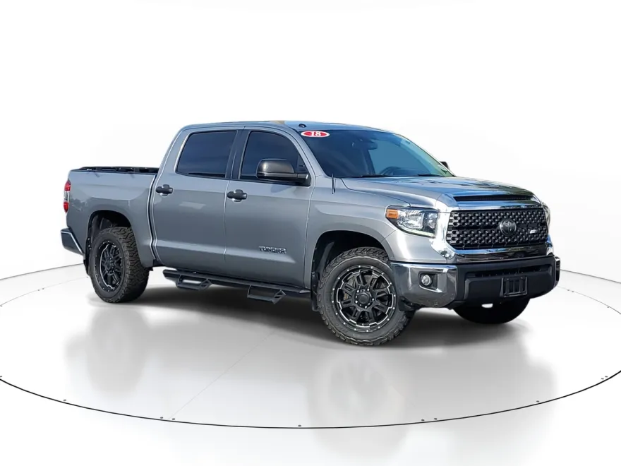 2018 Toyota Tundra SR5 CrewMax photo 1
