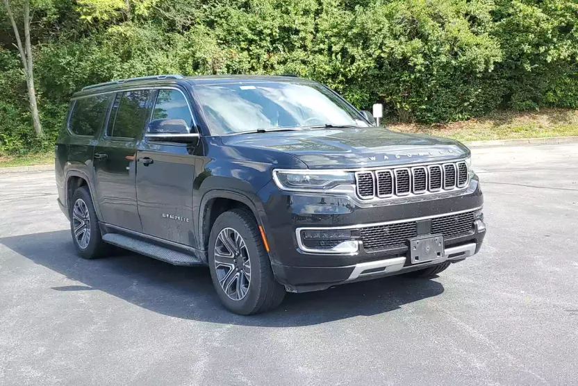 2023 Jeep Wagoneer L Series II photo 1