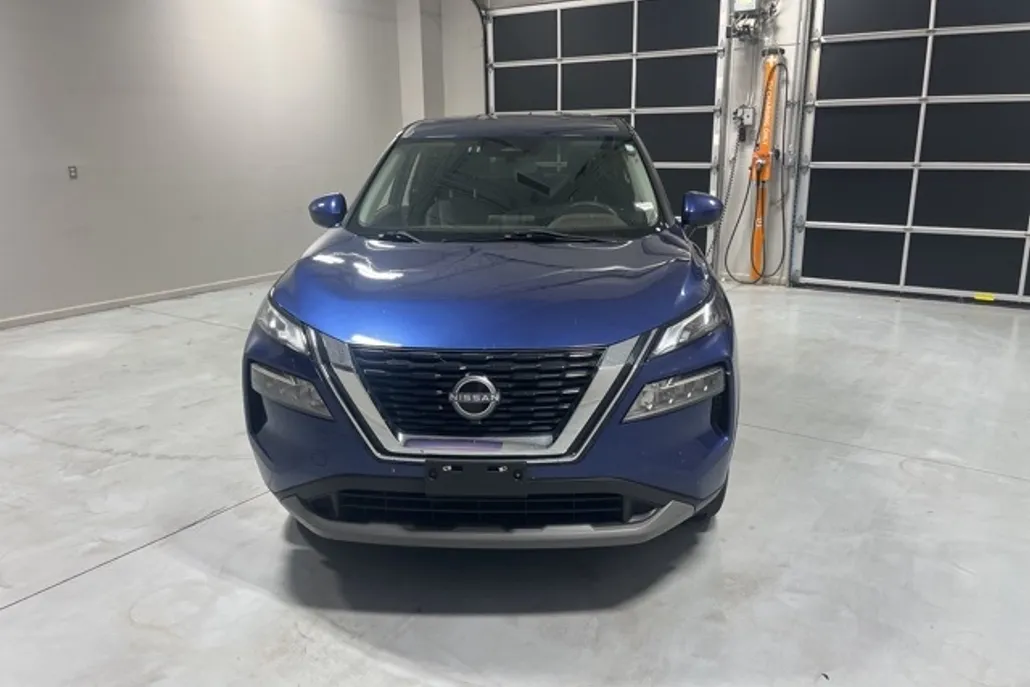 2023 Nissan Rogue SV photo 1