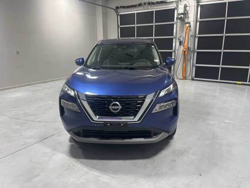 2023 Nissan Rogue SV photo 1