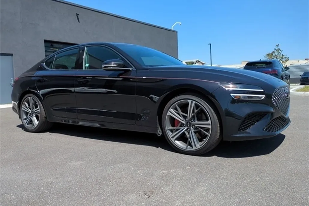 2024 Genesis G70 2.5T photo 1