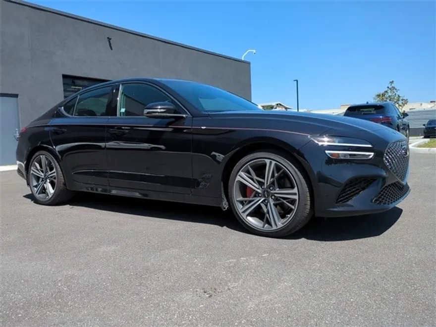 2024 Genesis G70 2.5T photo 1