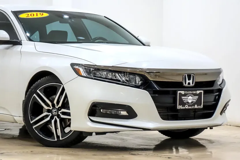 2019 Honda Accord Sport photo 1