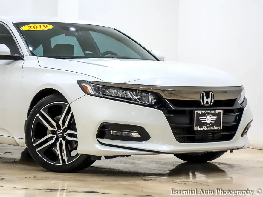 2019 Honda Accord Sport photo 1