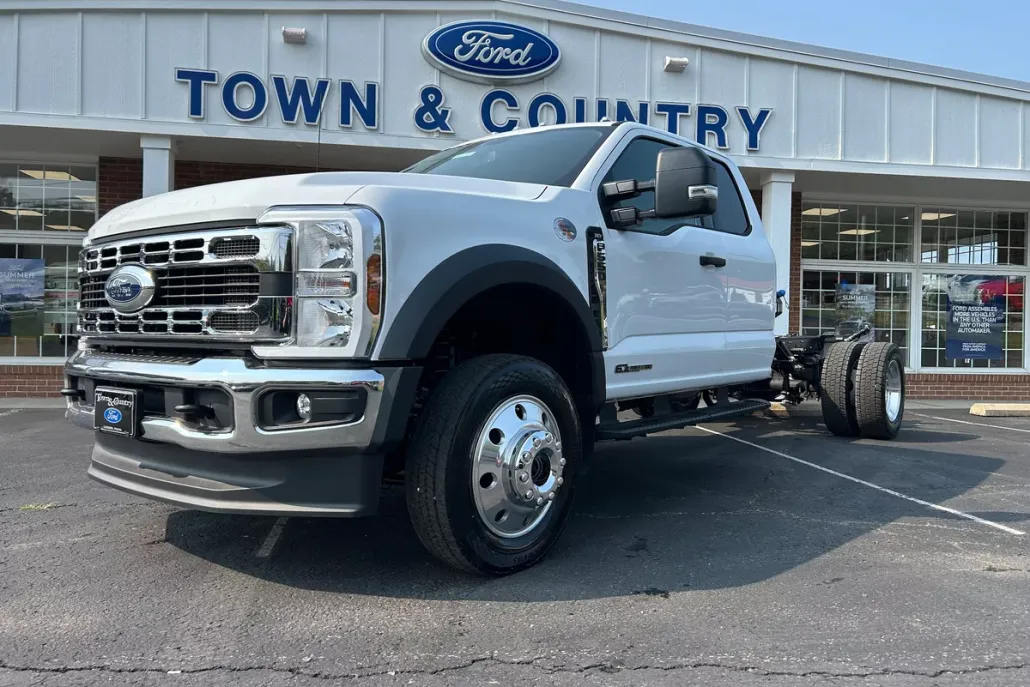2026 Ford F-550 XLT photo 1