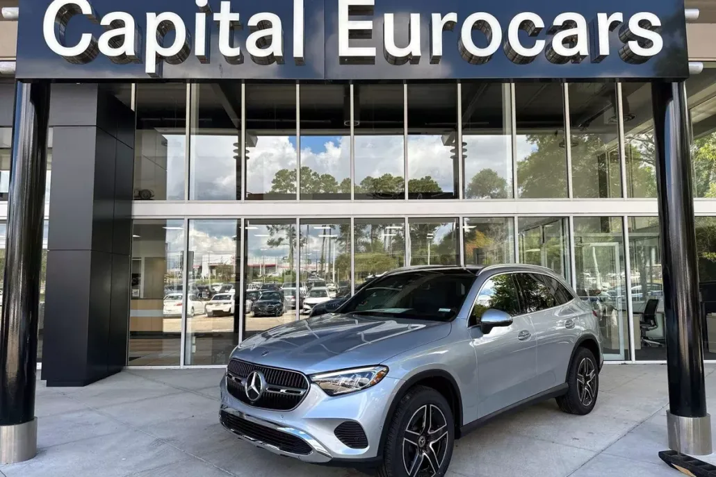 2026 Mercedes Benz GLC 300 photo 1