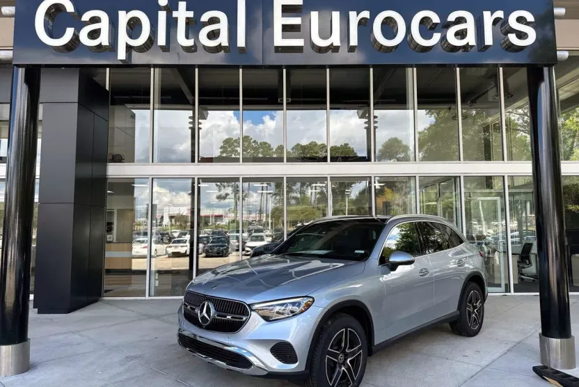 2026 Mercedes Benz GLC 300 photo 1