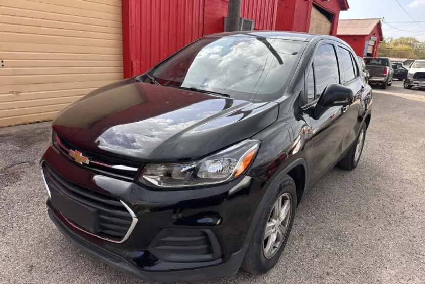 2019 Chevrolet Trax LS photo 1