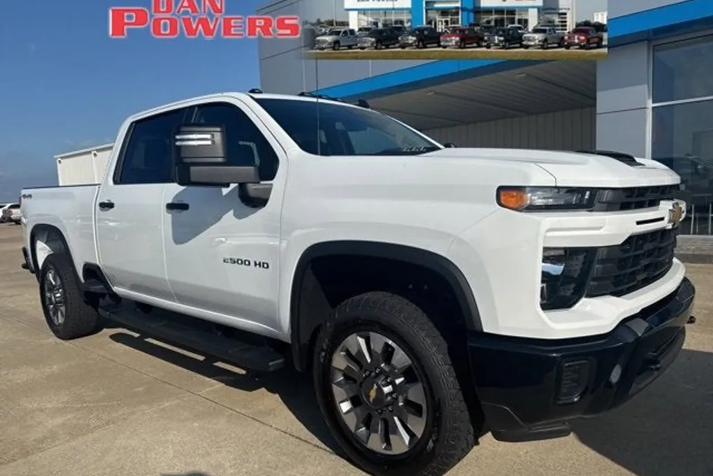 2026 Chevrolet Silverado Custom photo 1