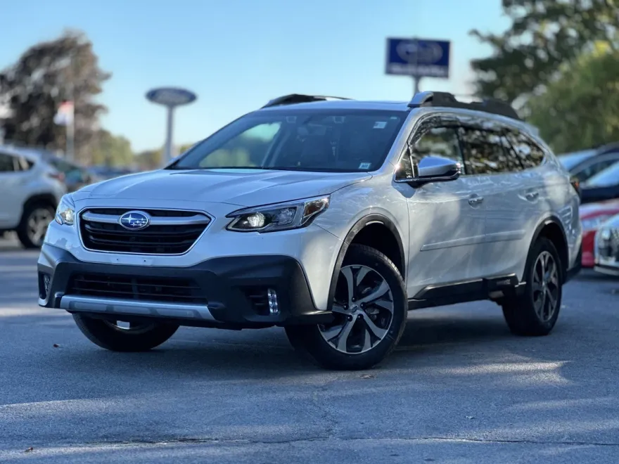 2020 Subaru Outback Touring photo 1