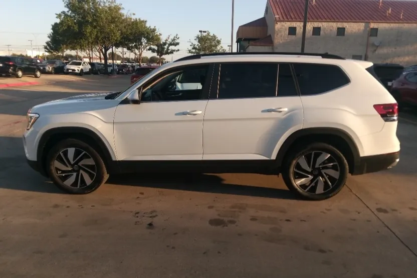 2025 Volkswagen Atlas SE Technology photo 1