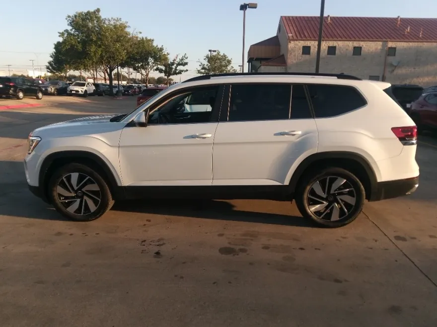 2025 Volkswagen Atlas SE Technology photo 1