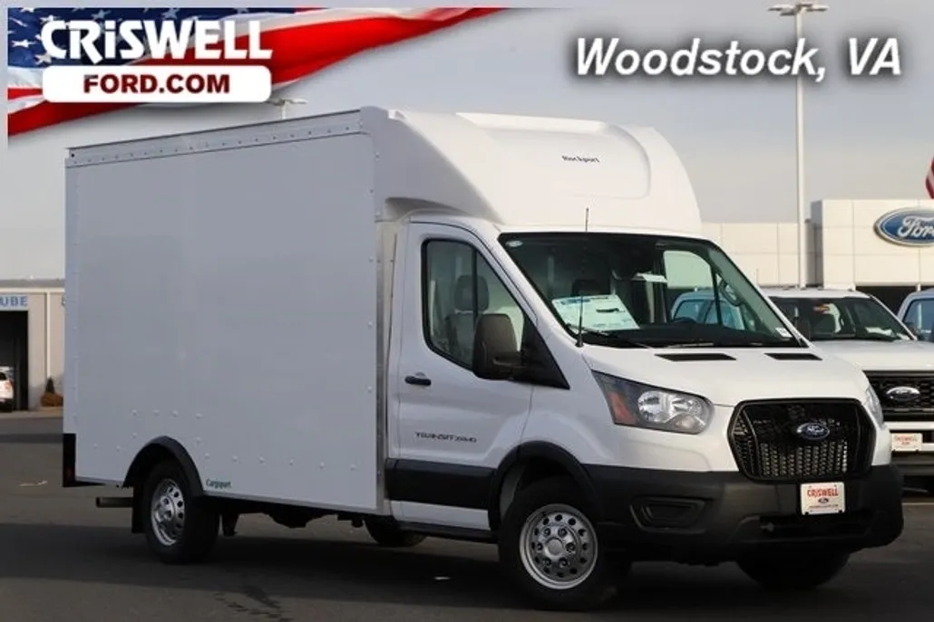 2024 Ford Transit Cutaway photo 1