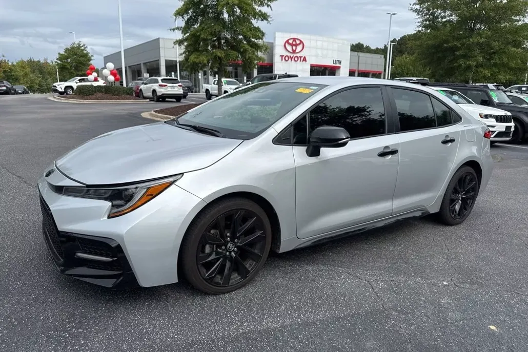 2022 Toyota Corolla SE photo 1