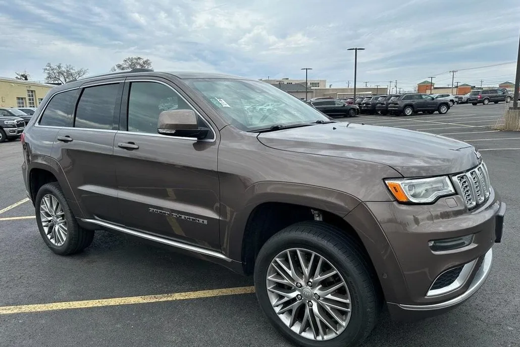 2018 Jeep Grand Cherokee Summit photo 1