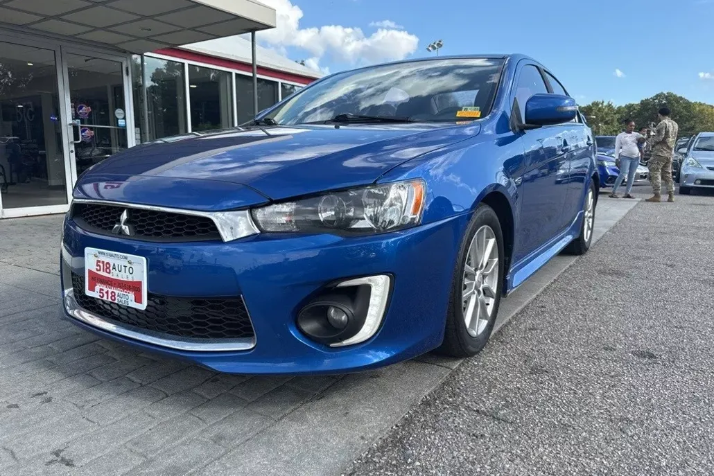 2016 Mitsubishi Lancer ES photo 1