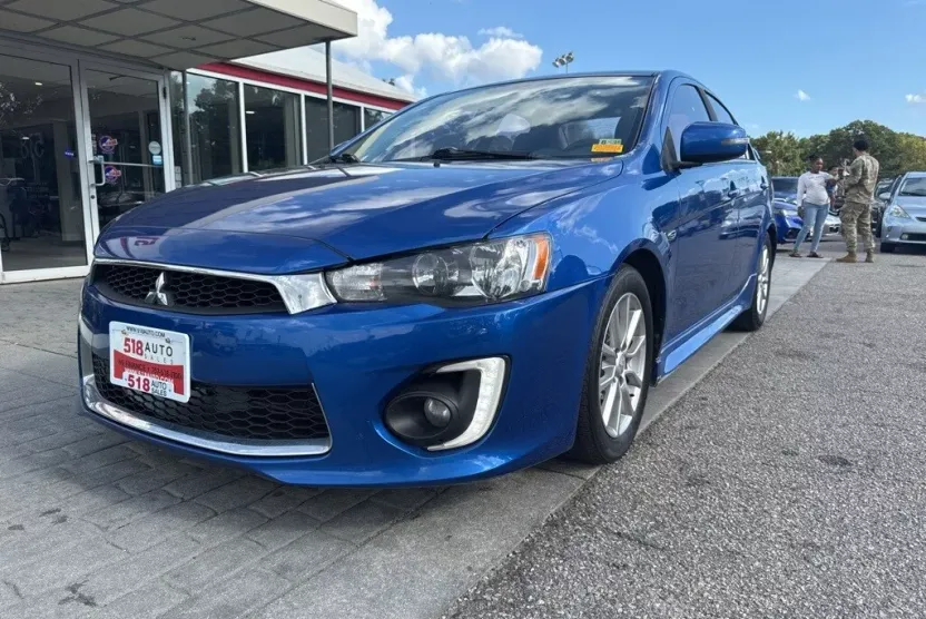 2016 Mitsubishi Lancer ES photo 1