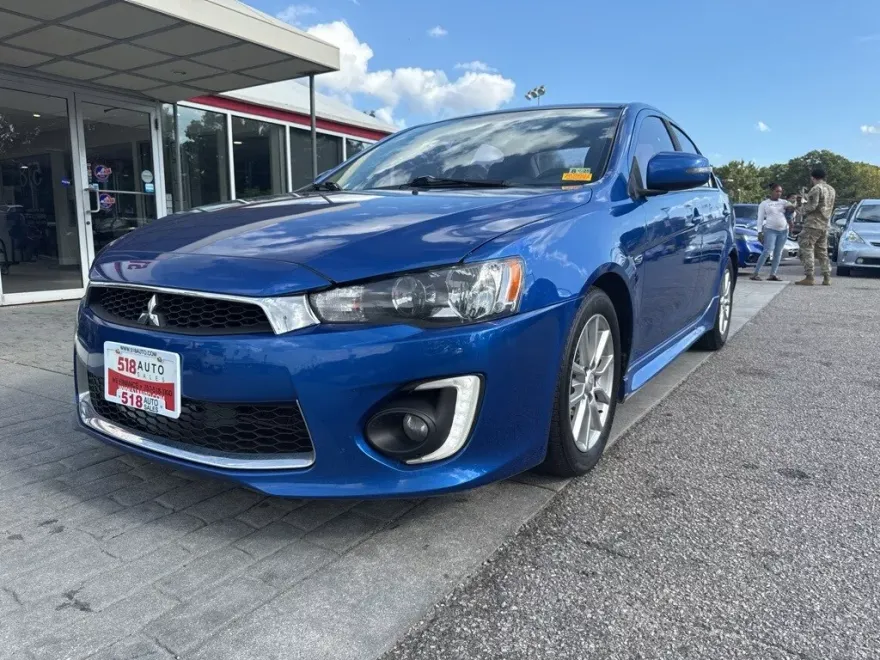 2016 Mitsubishi Lancer ES photo 1