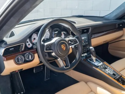 2017 Porsche 911 4 photo 4