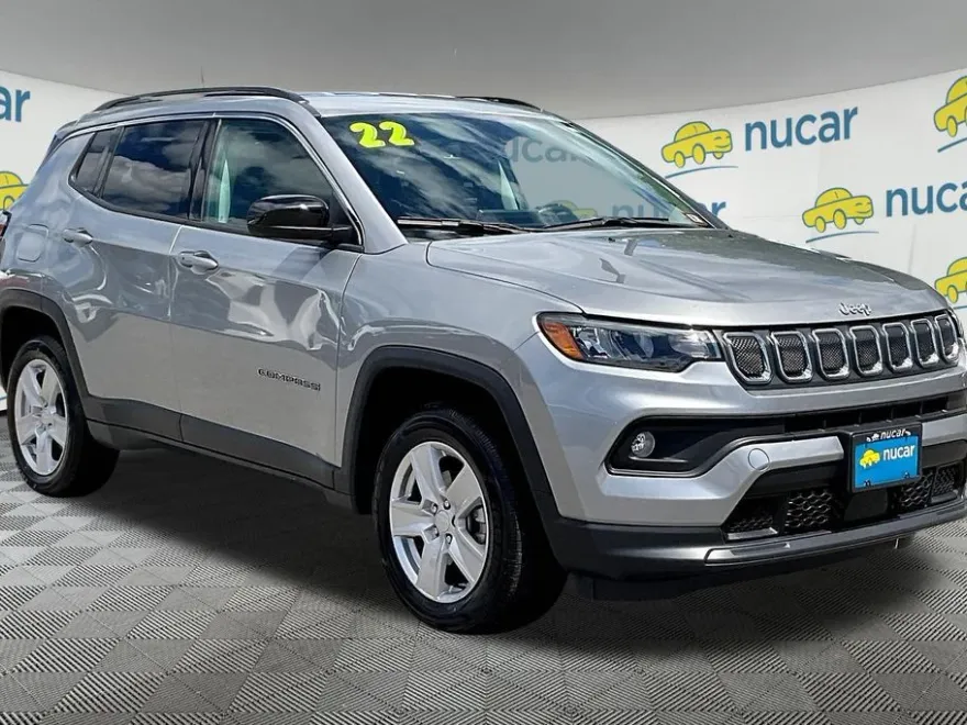 2022 Jeep Compass Latitude photo 1