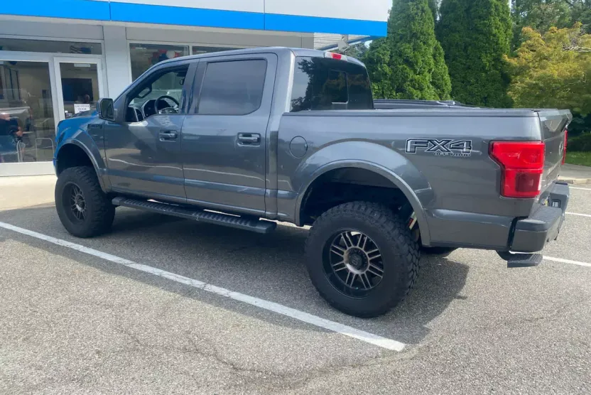 2020 Ford F-150 Lariat photo 1
