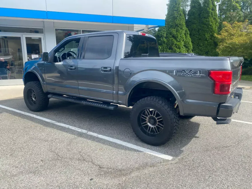 2020 Ford F-150 Lariat photo 1