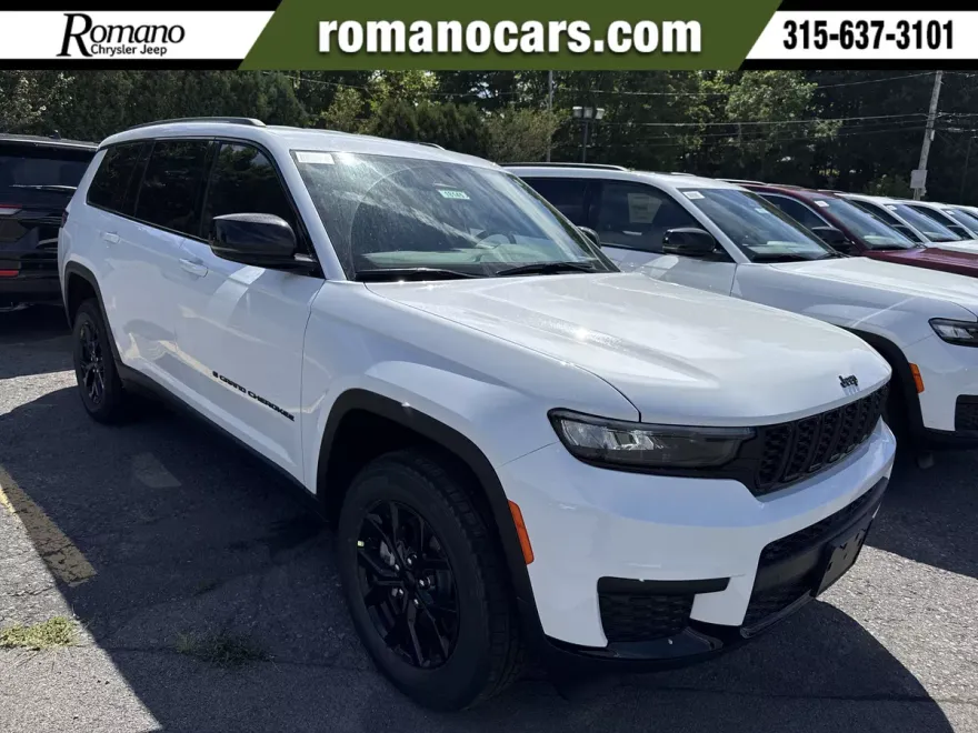 2025 Jeep Grand Cherokee Altitude photo 1