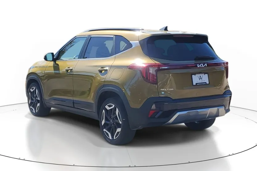 2024 Kia Seltos SX photo 1