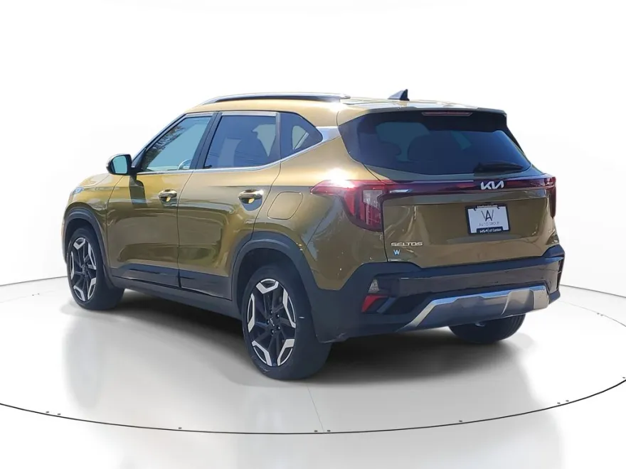2024 Kia Seltos SX photo 1