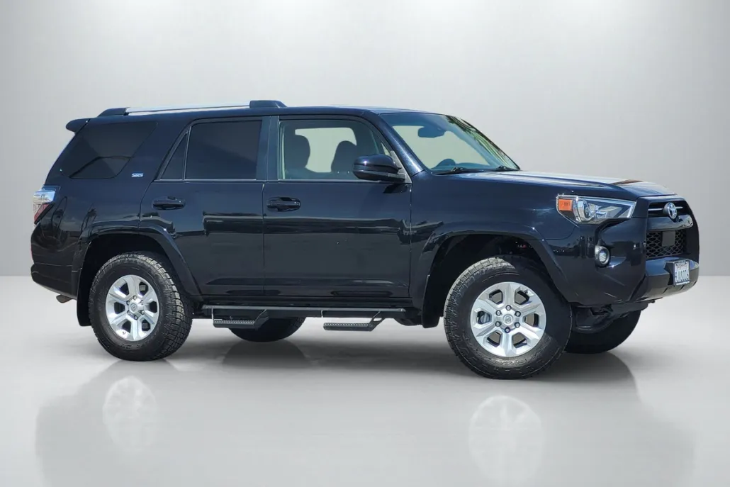 2021 Toyota 4Runner SR5 photo 1