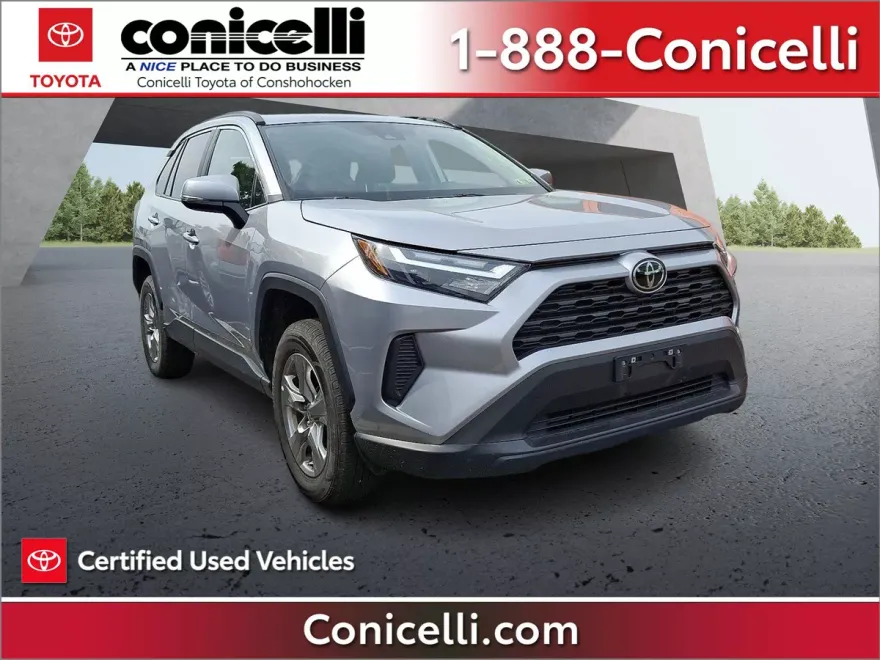 2024 Toyota RAV4 XLE photo 1