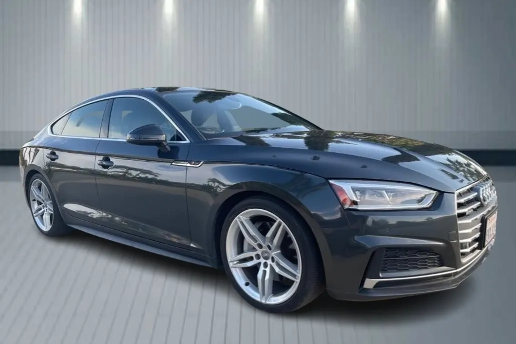 2018 Audi A5 Premium Plus photo 1