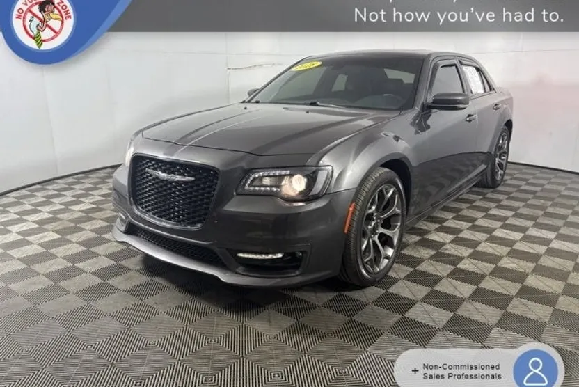 2018 Chrysler 300 photo 1