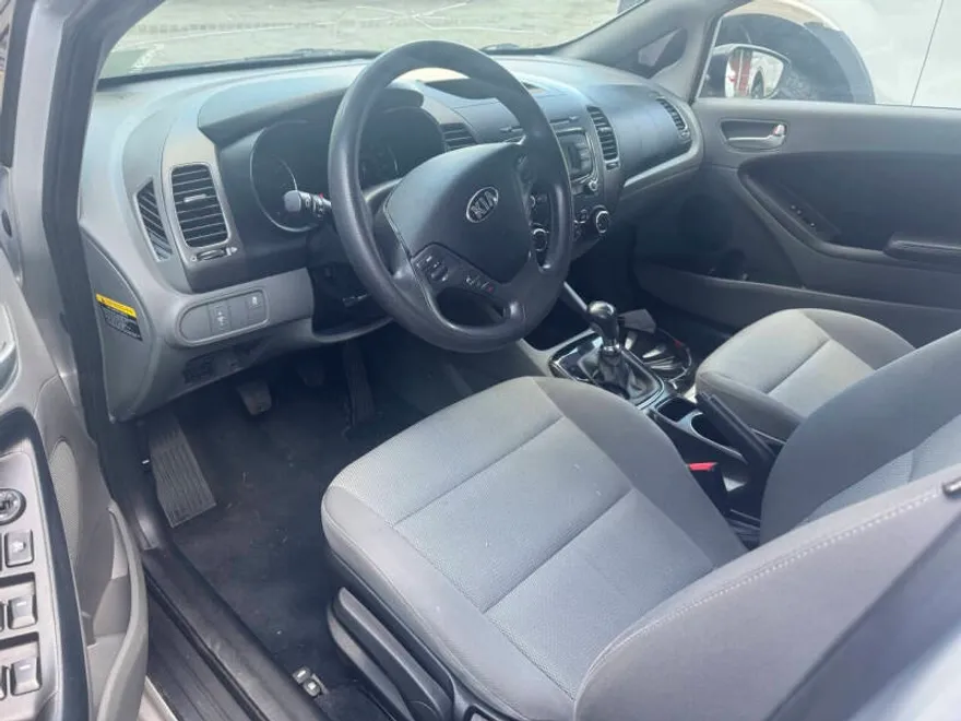 2017 Kia Forte LX Base photo 1