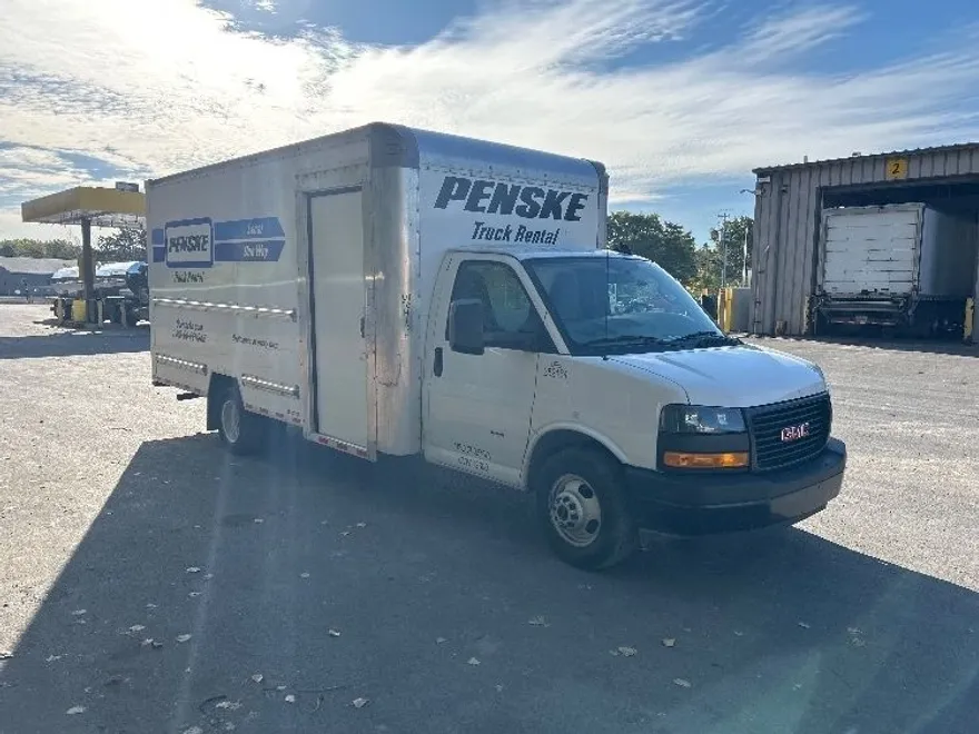 2022 Gmc Savana 3500 Cutaway photo 1